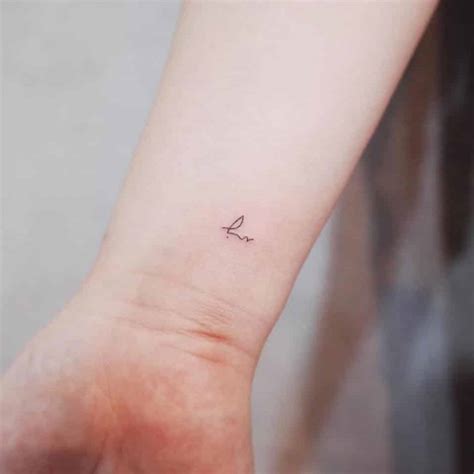 tatuaje pequeño palabra|tatuajes pequenos elegantes.